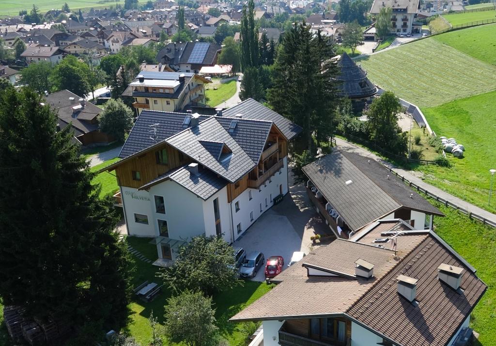 Appartments Helvetia Villabassa Exterior foto