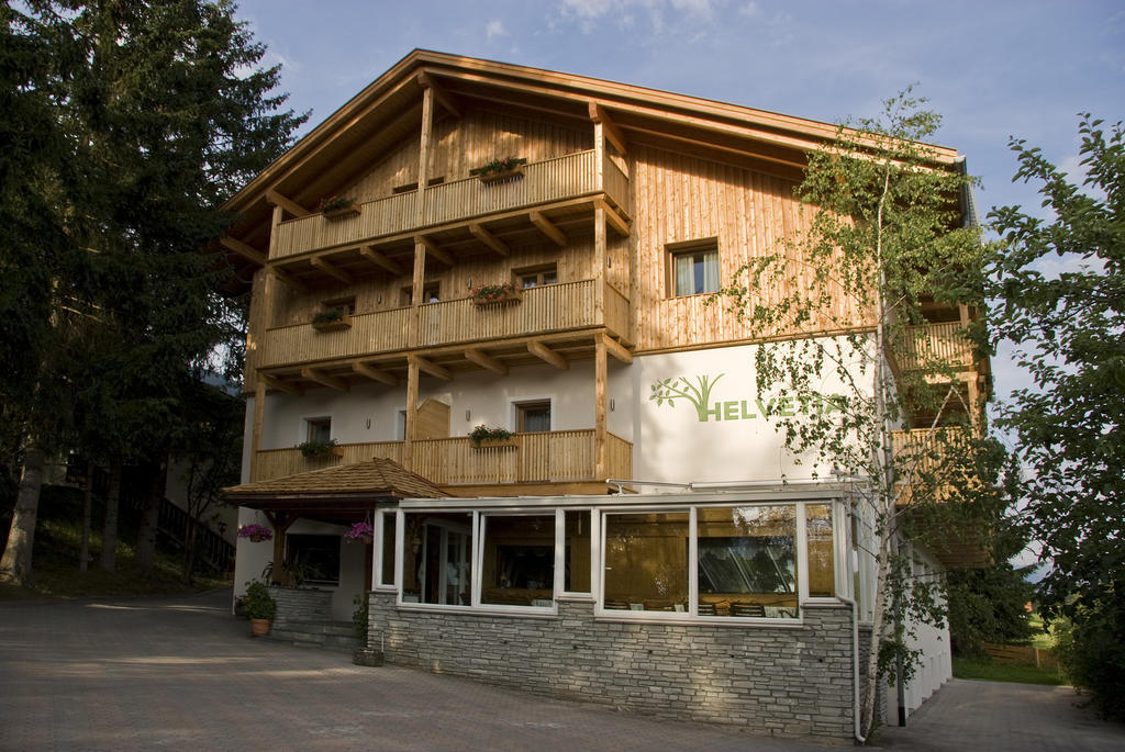 Appartments Helvetia Villabassa Exterior foto