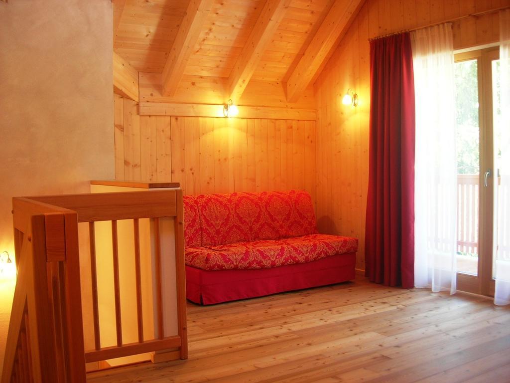 Appartments Helvetia Villabassa Quarto foto